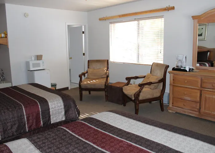 Edelweiss Hotel *